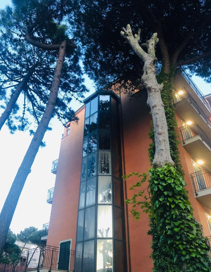 Hotel B&B Des Bains Milano Marittima Exteriör bild