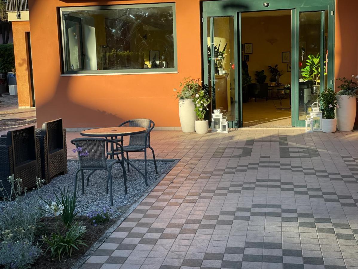 Hotel B&B Des Bains Milano Marittima Exteriör bild