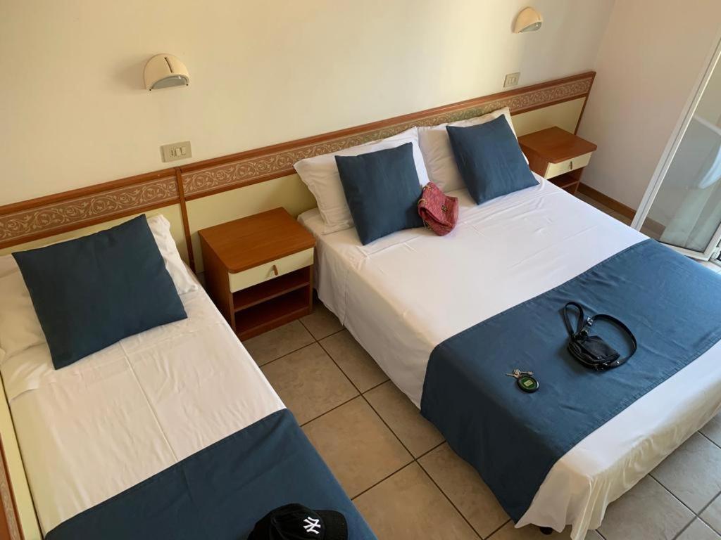 Hotel B&B Des Bains Milano Marittima Exteriör bild