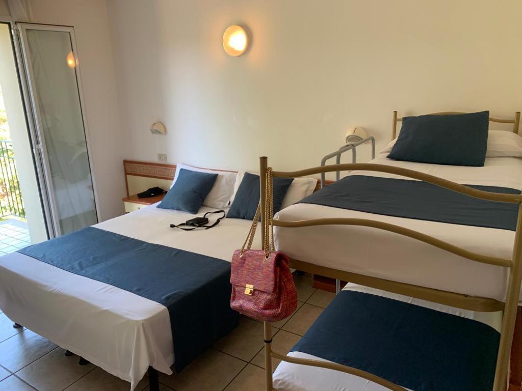 Hotel B&B Des Bains Milano Marittima Exteriör bild