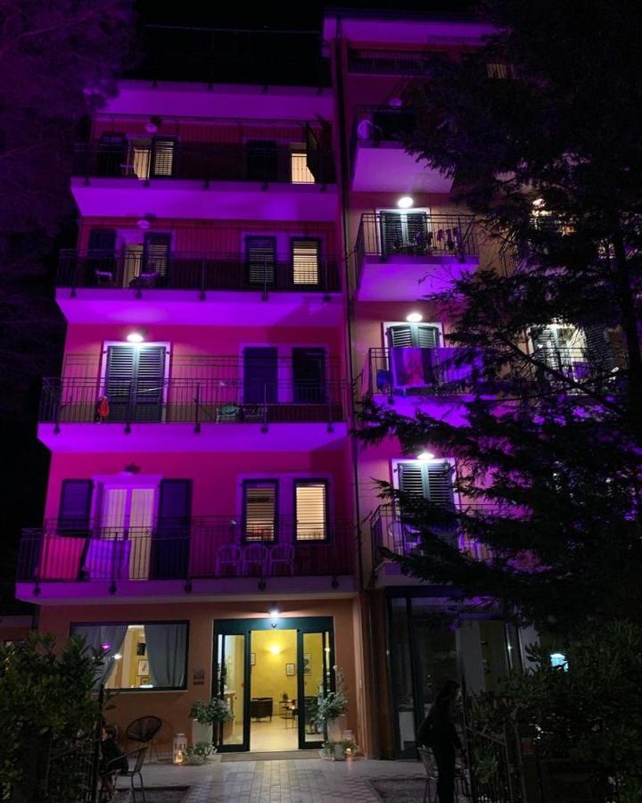 Hotel B&B Des Bains Milano Marittima Exteriör bild