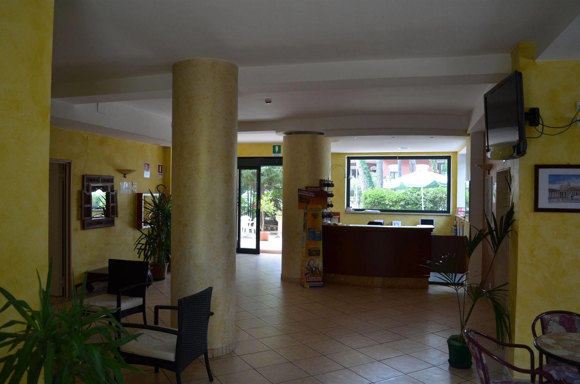 Hotel B&B Des Bains Milano Marittima Exteriör bild